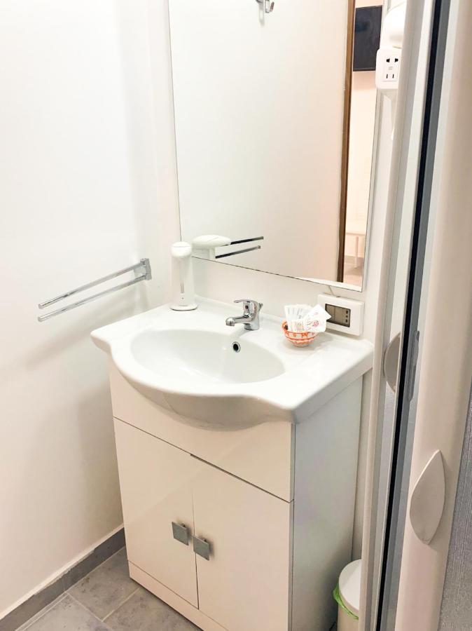 Rocksea Apartments เชฟาลู ภายนอก รูปภาพ
