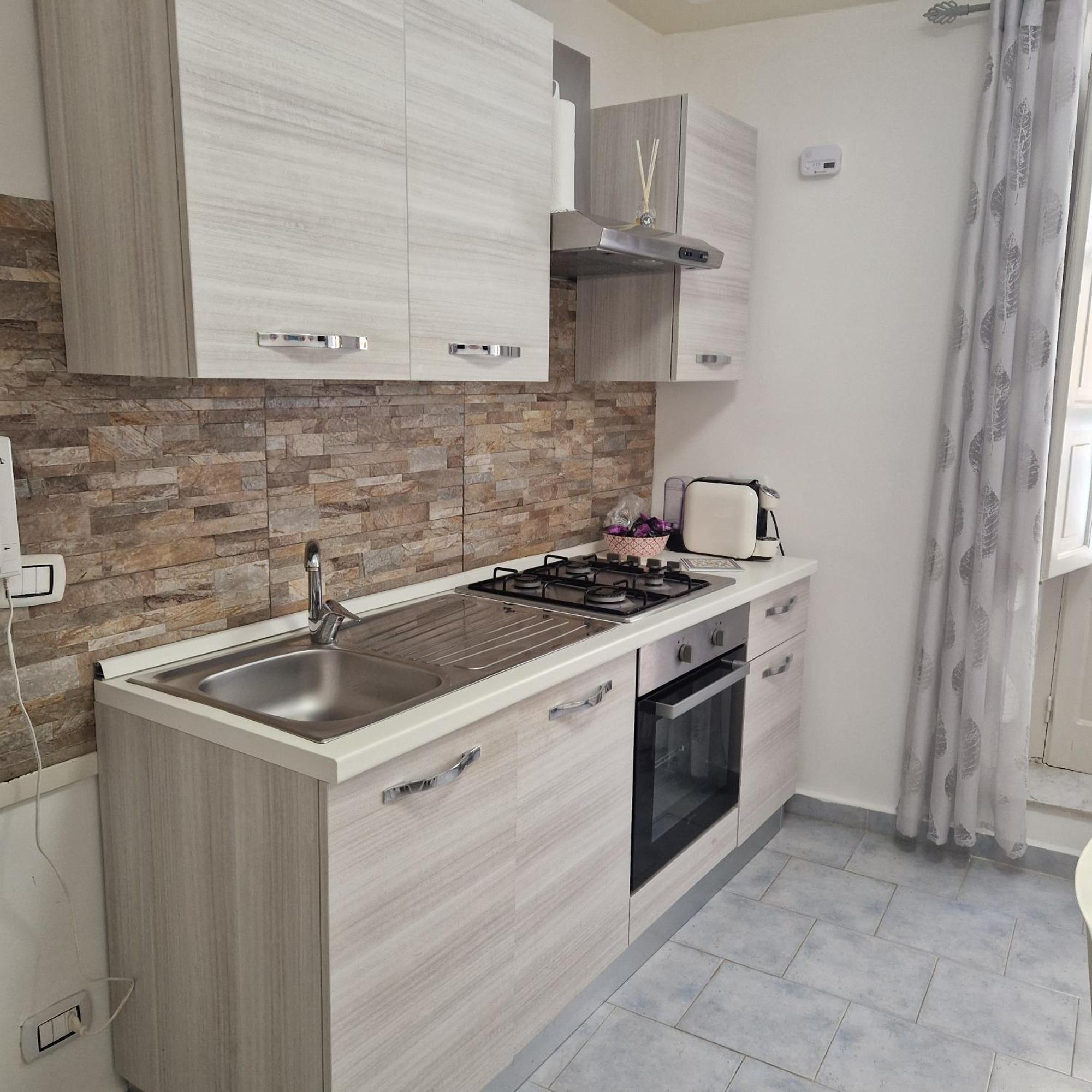 Rocksea Apartments เชฟาลู ภายนอก รูปภาพ