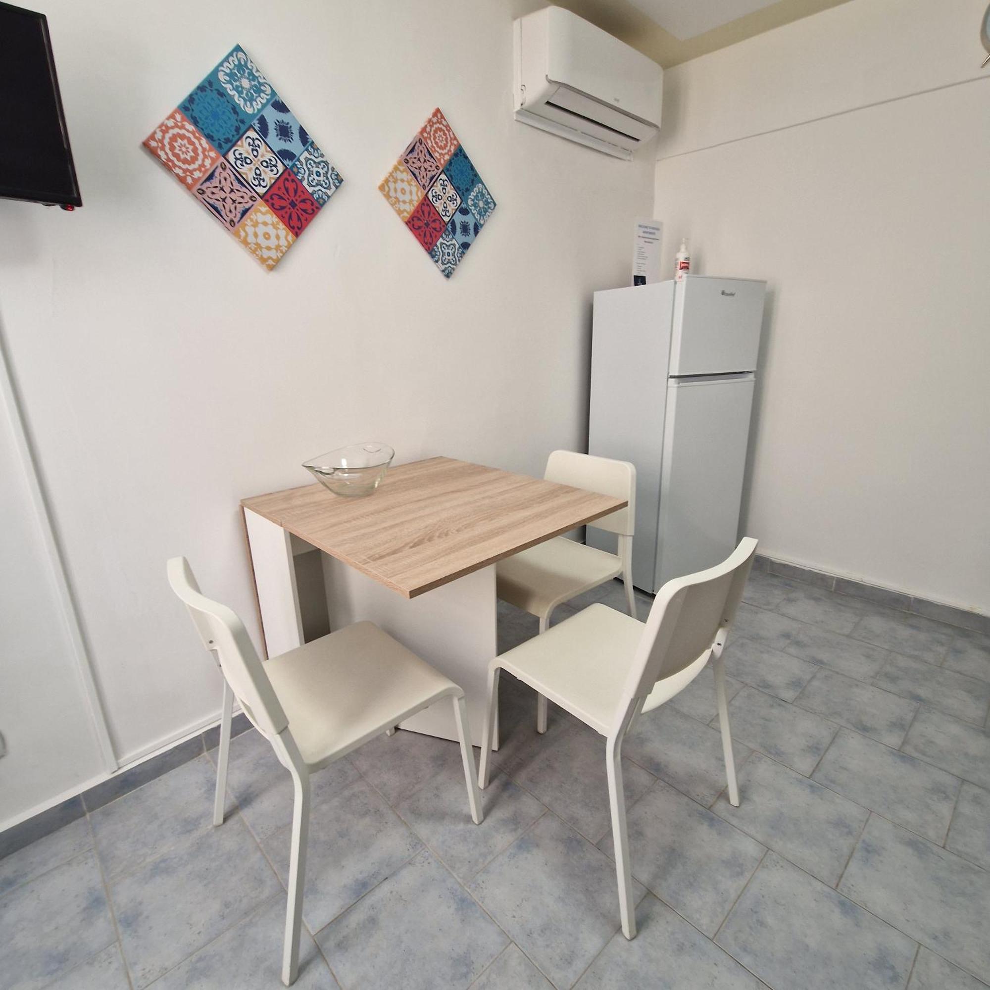 Rocksea Apartments เชฟาลู ภายนอก รูปภาพ